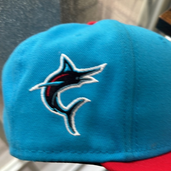 Men's Miami Marlins New Era Blue/Red 2021 City Connect 59FIFTY Fitted Hat 7 1/4 - Picture 9 of 11
